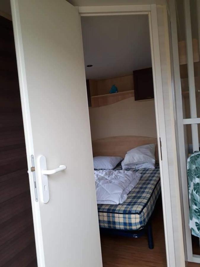 Stacaravan 4Pers In Bredene Met Eigen Tuintje 2449 Exterior photo