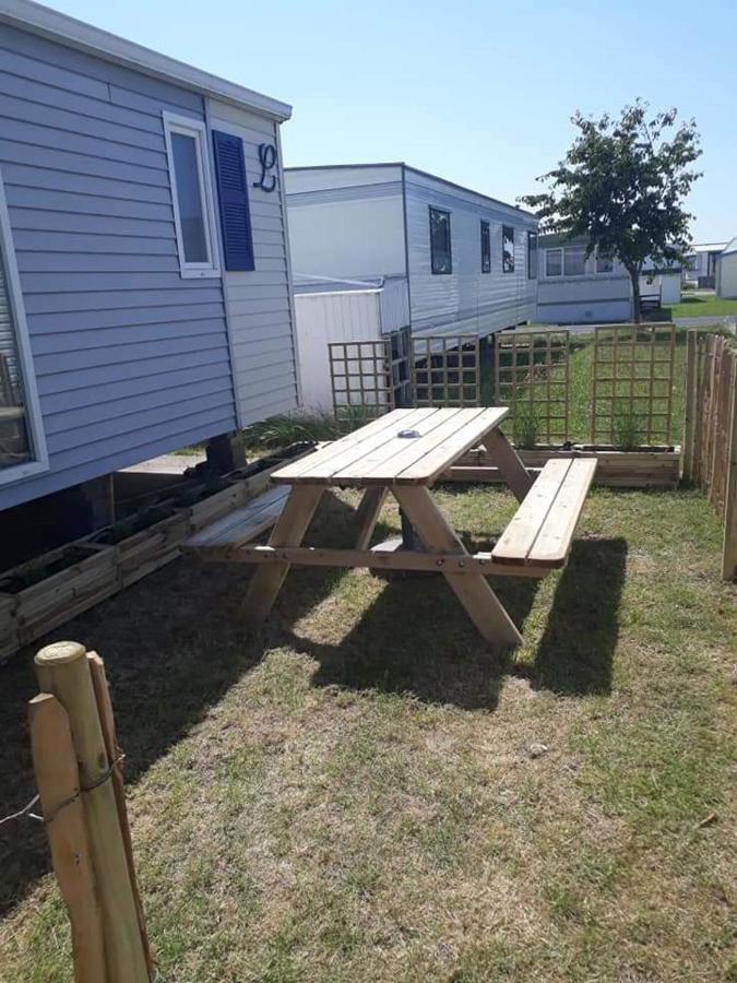 Stacaravan 4Pers In Bredene Met Eigen Tuintje 2449 Exterior photo